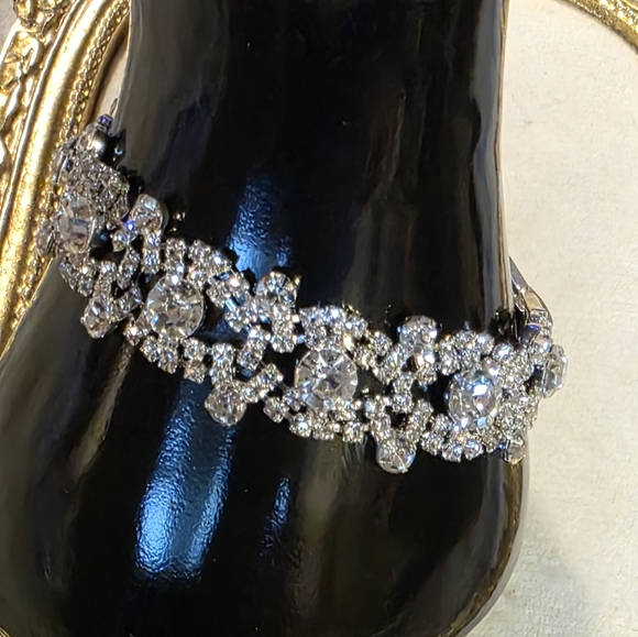 Elegant Silver Crystal Bracelet. Great For Wedding - Picture 3 of 7